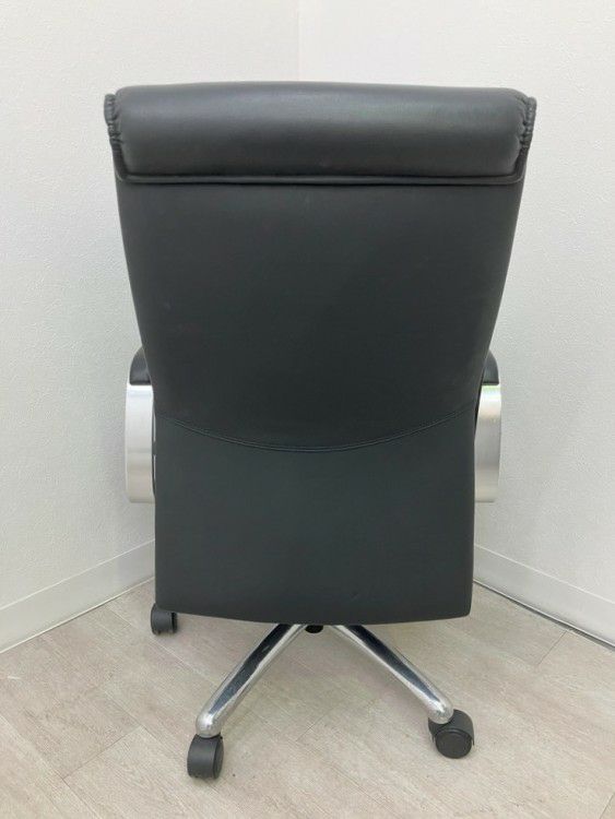 オカムラVILLAGE(ビラージュ)シリーズ 固定肘付役員チェア 商品画像4