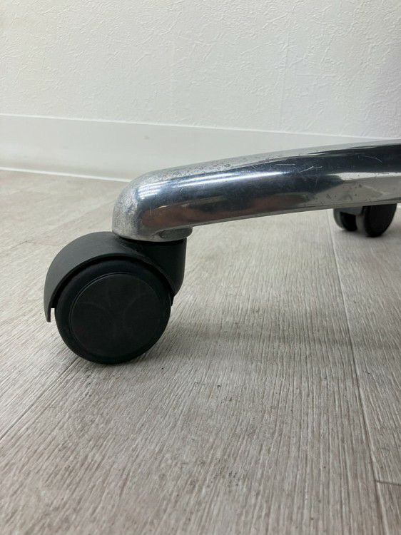 オカムラVILLAGE(ビラージュ)シリーズ 固定肘付役員チェア 商品画像17