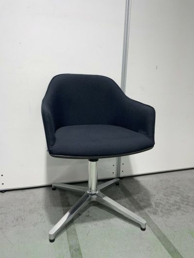 Vitra（ヴィトラ）ソフトシェルチェア 商品画像1