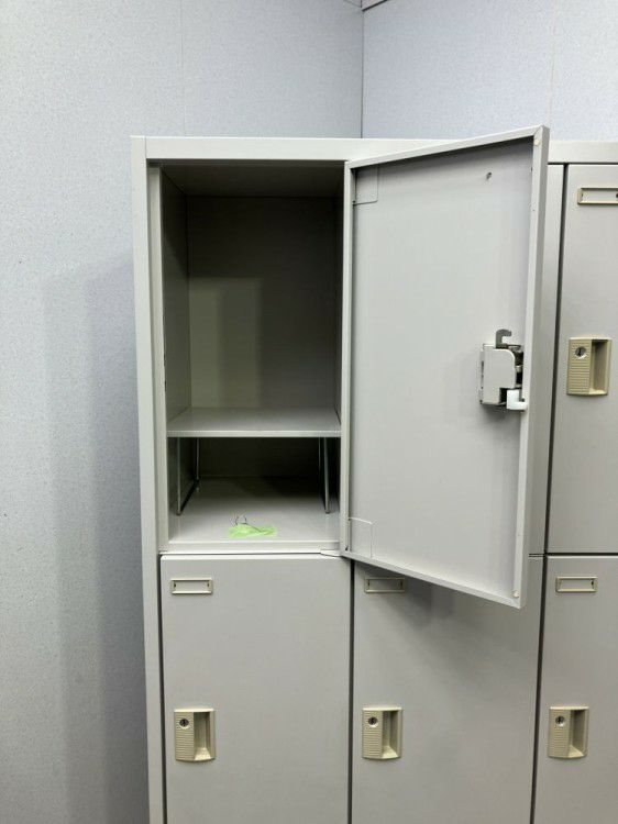 オカムラFZタイプシリーズ 9人用ロッカー 商品画像4