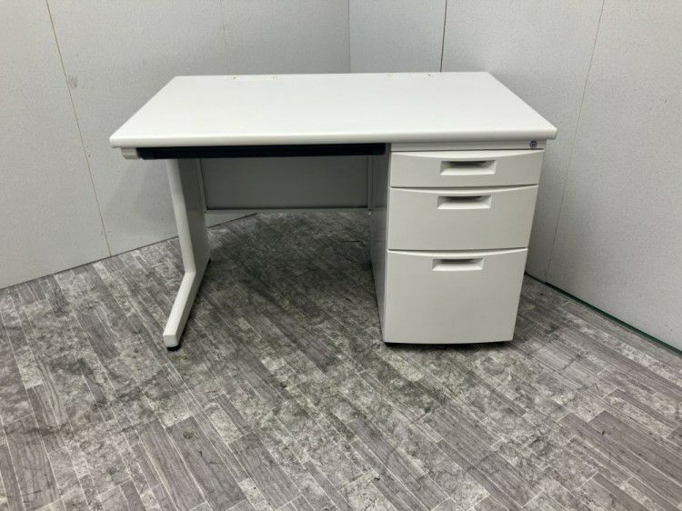 イトーキCZシリーズ 1100片袖デスク 商品画像1