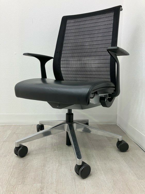 スチールケースシンク（Think）チェア 固定肘付シンクチェア 商品画像15