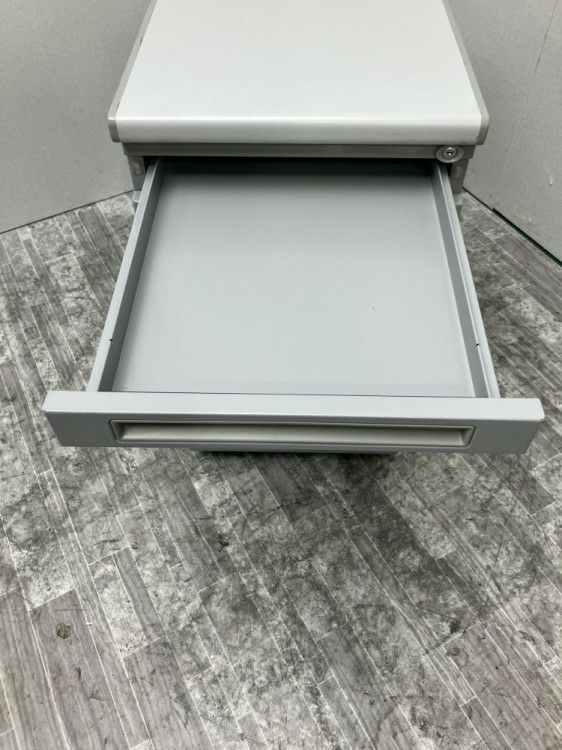 ウチダ（内田洋行）フィードシリーズ 3段脇机 商品画像3