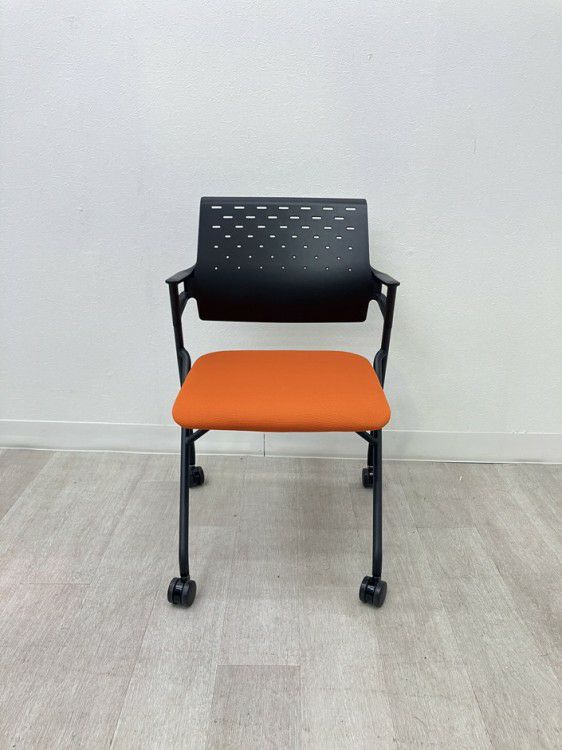 コクヨピエガチェア ネスティングチェア3脚セット 商品画像3