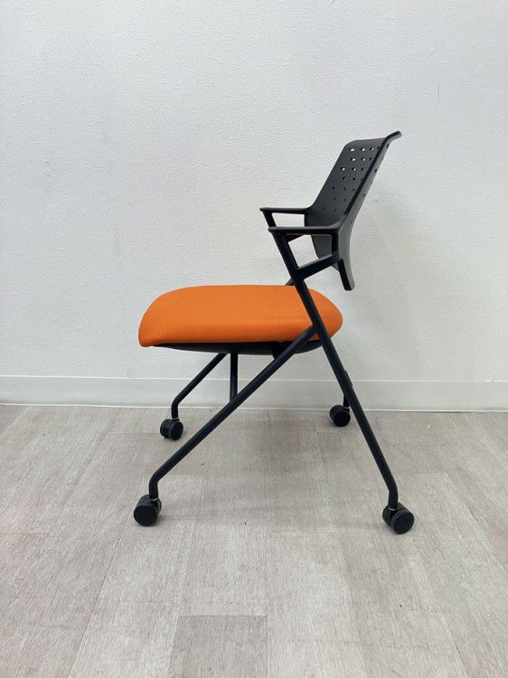 コクヨピエガチェア ネスティングチェア3脚セット 商品画像4