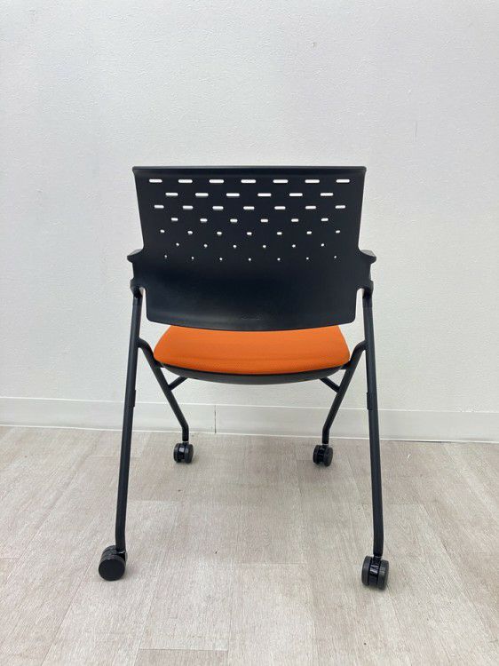 コクヨピエガチェア ネスティングチェア3脚セット 商品画像5