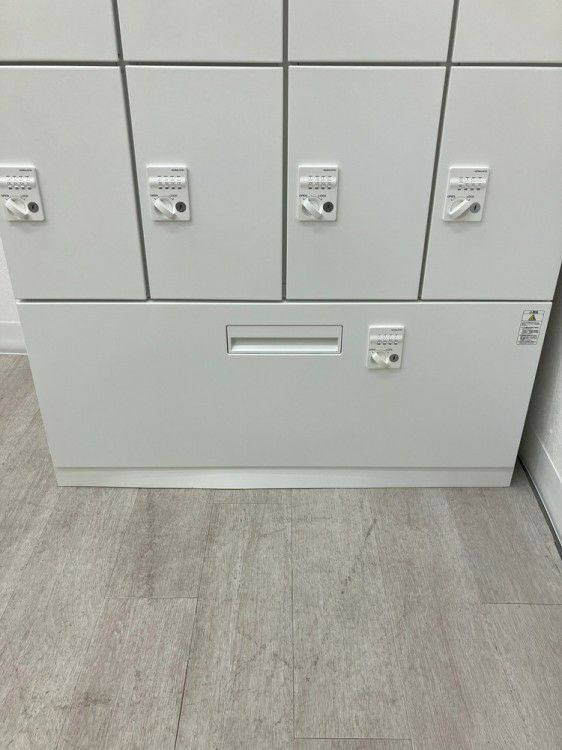 コクヨEDIA(エディア)シリーズ 16人用ロッカー+下段ラテラル書庫 商品画像8