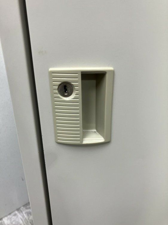 オカムラFZタイプシリーズ 2人用ロッカー 商品画像2