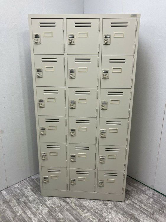 ライオン18人用ロッカー 商品画像1
