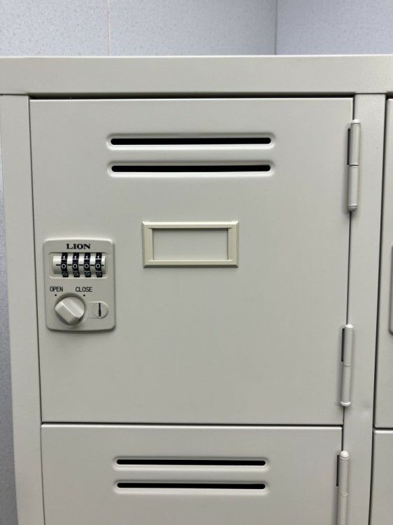 ライオン18人用ロッカー 商品画像2