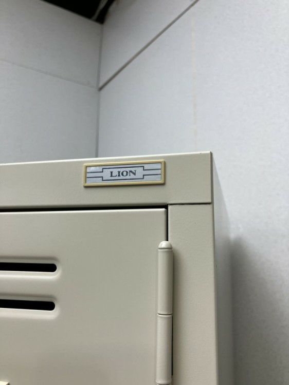 ライオン18人用ロッカー 商品画像6