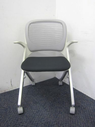 プラス 肘付エラータチェア 3 