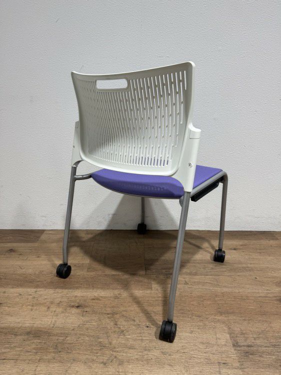 オカムラRETE(レーテ)シリーズ スタッキングチェア 商品画像2