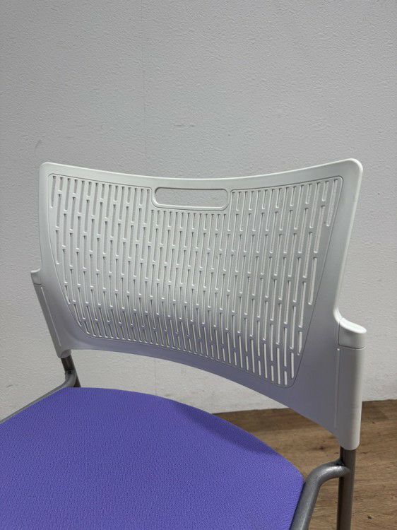 オカムラRETE(レーテ)シリーズ スタッキングチェア 商品画像3