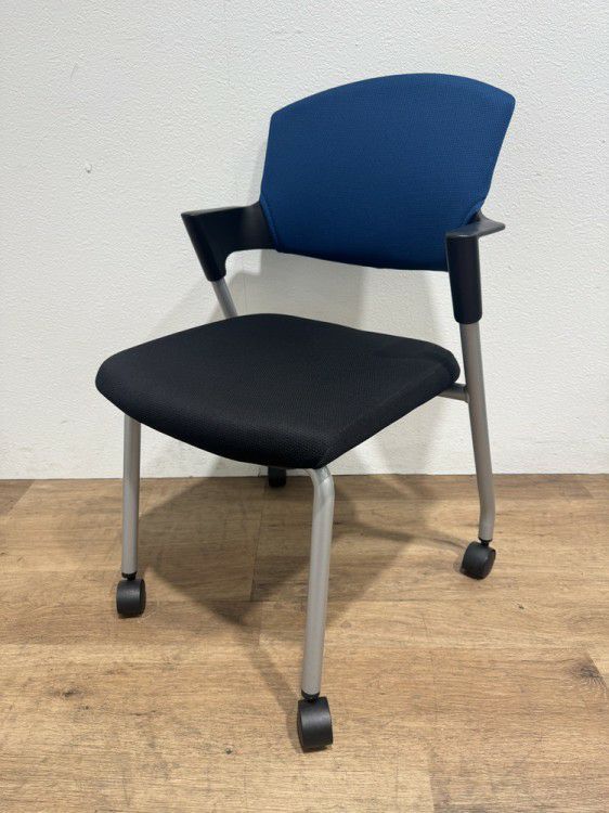 コクヨプロッティシリーズ スタッキングチェア 商品画像5