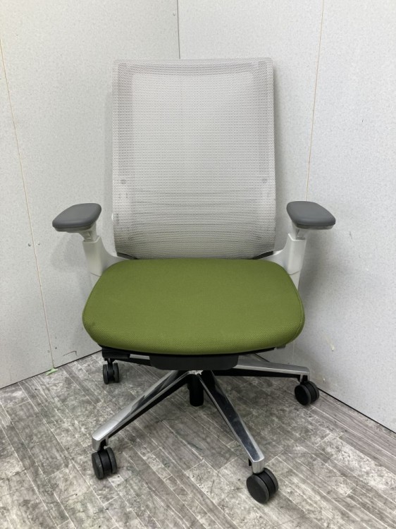 コクヨINSPINE（インスパイン）チェア 可動肘付インスパインチェア 商品画像2