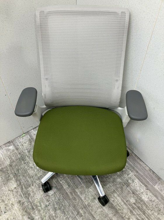 コクヨINSPINE（インスパイン）チェア 可動肘付インスパインチェア 商品画像3