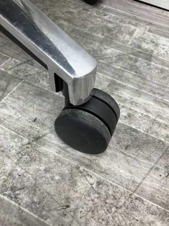 コクヨINSPINE（インスパイン）チェア 可動肘付インスパインチェア 商品画像6