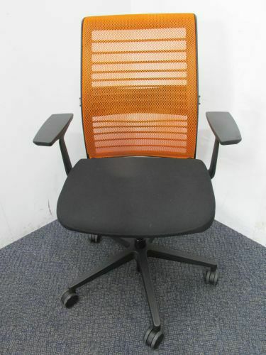 スチールケース 肘付シンクチェア 2