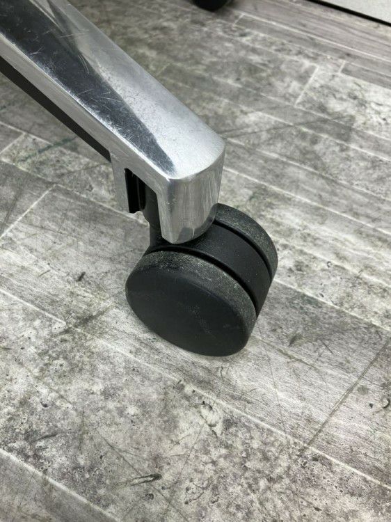 コクヨINSPINE（インスパイン）チェア 可動肘付インスパインチェア 商品画像6