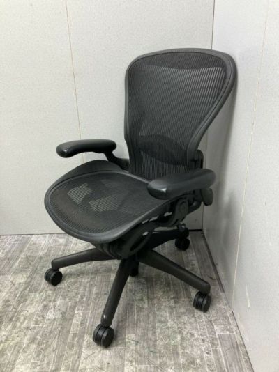 HermanMiller（ハーマンミラー）アーロンチェア 可動肘付アーロンチェア 商品画像1