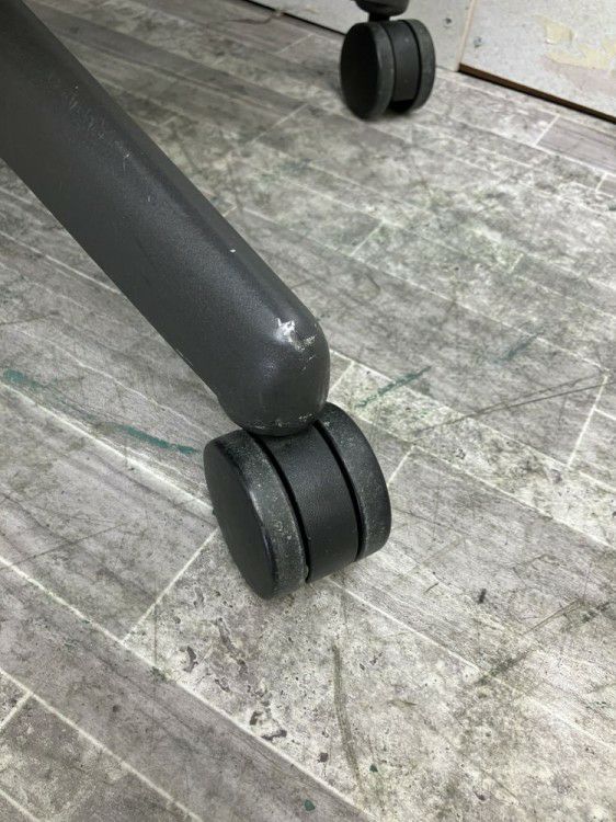 HermanMiller（ハーマンミラー）アーロンチェア 可動肘付アーロンチェア 商品画像6