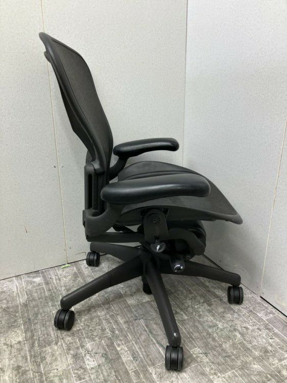 HermanMiller（ハーマンミラー）アーロンチェア 可動肘付アーロンチェア 商品画像7