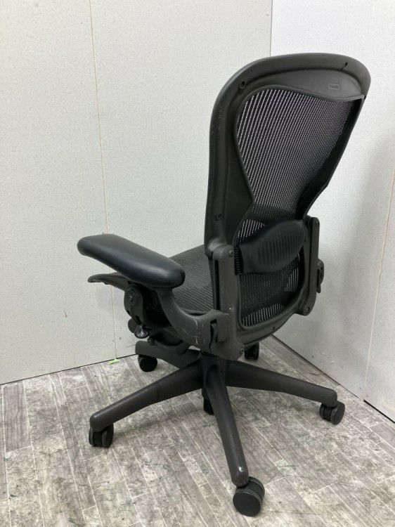 HermanMiller（ハーマンミラー）アーロンチェア 可動肘付アーロンチェア 商品画像10