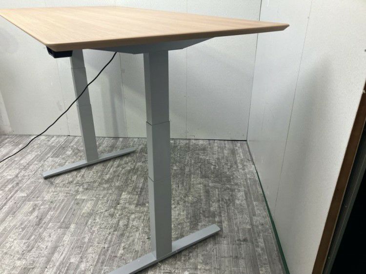 オカムラSwift(スイフト)シリーズ 電動昇降式1800ミーティングテーブル 商品画像4