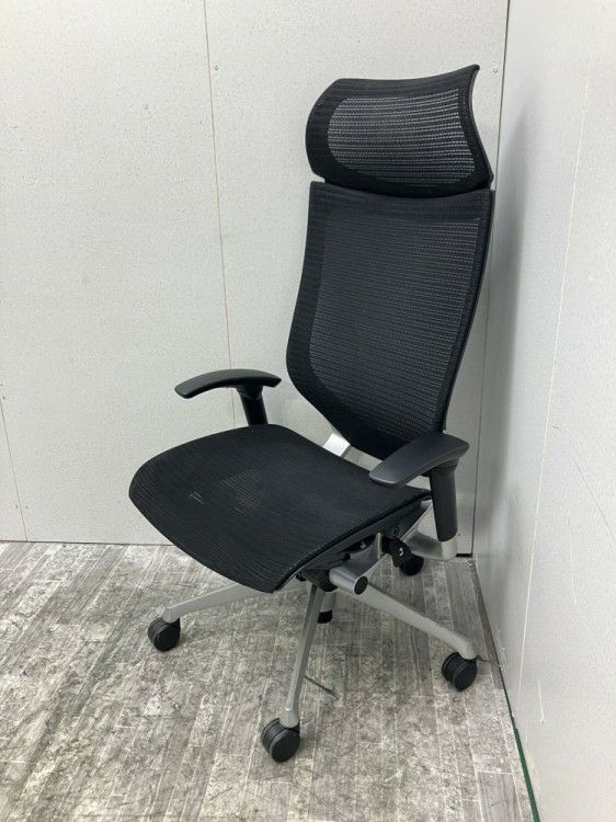 オカムラ可動肘付バロンチェア 商品画像1