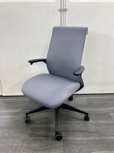コクヨM4チェア 固定肘付M4チェア 商品画像1
