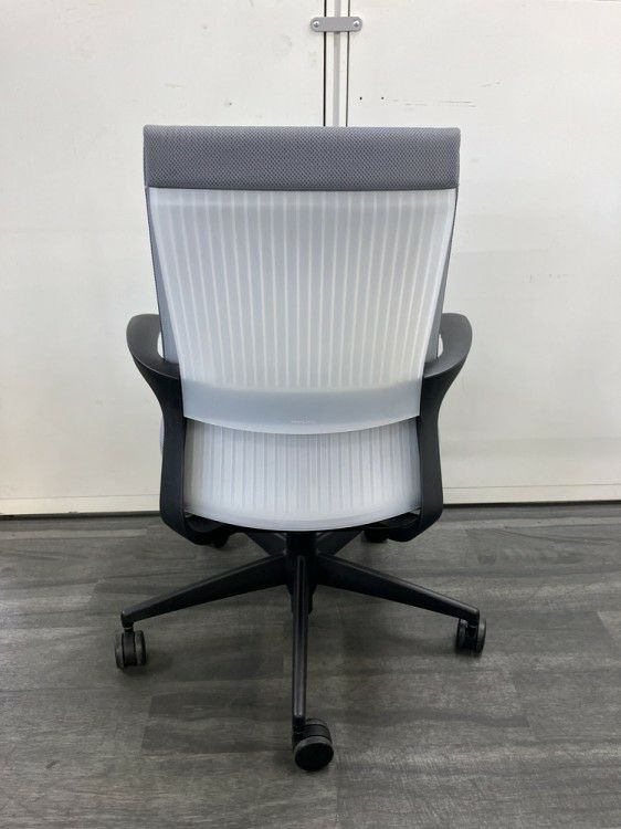 コクヨM4チェア 固定肘付M4チェア 商品画像2