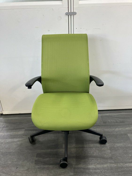 コクヨM4チェア 固定肘付M4チェア 商品画像2