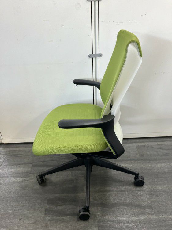 コクヨM4チェア 固定肘付M4チェア 商品画像3