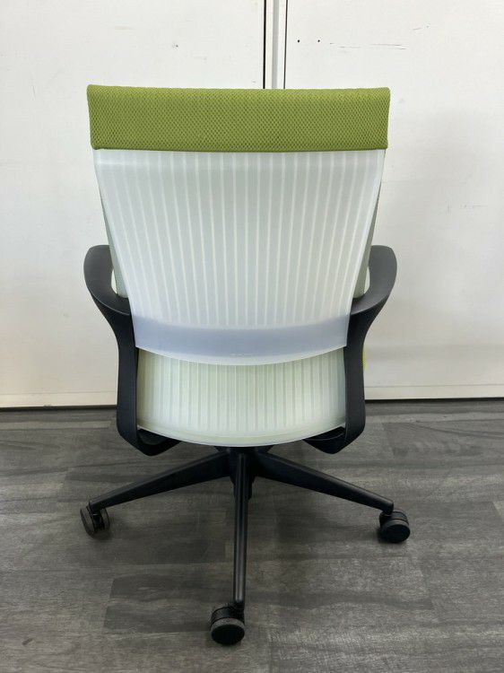 コクヨM4チェア 固定肘付M4チェア 商品画像4