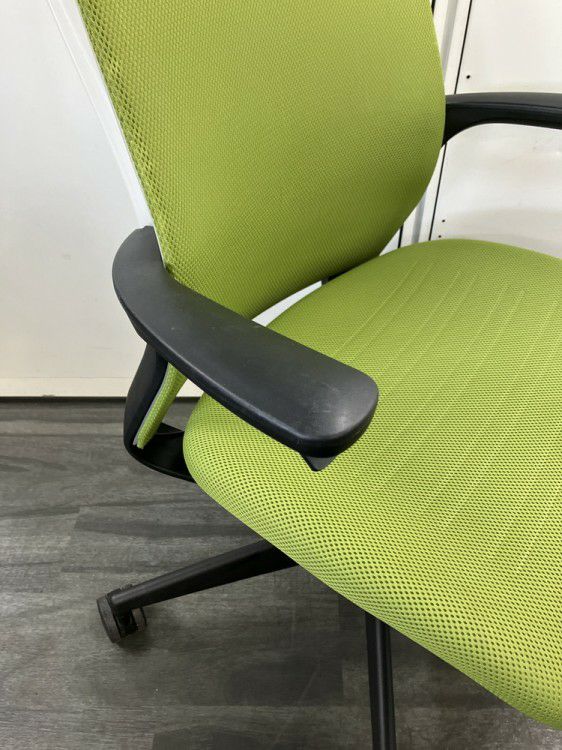 コクヨM4チェア 固定肘付M4チェア 商品画像9