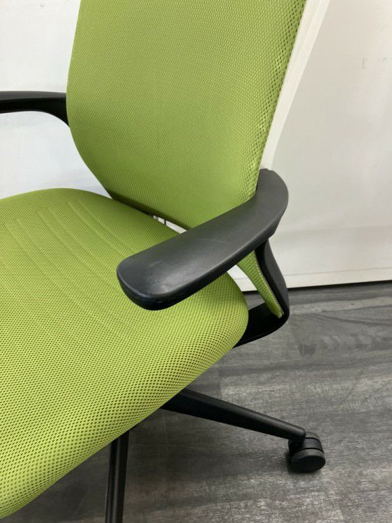 コクヨM4チェア 固定肘付M4チェア 商品画像10