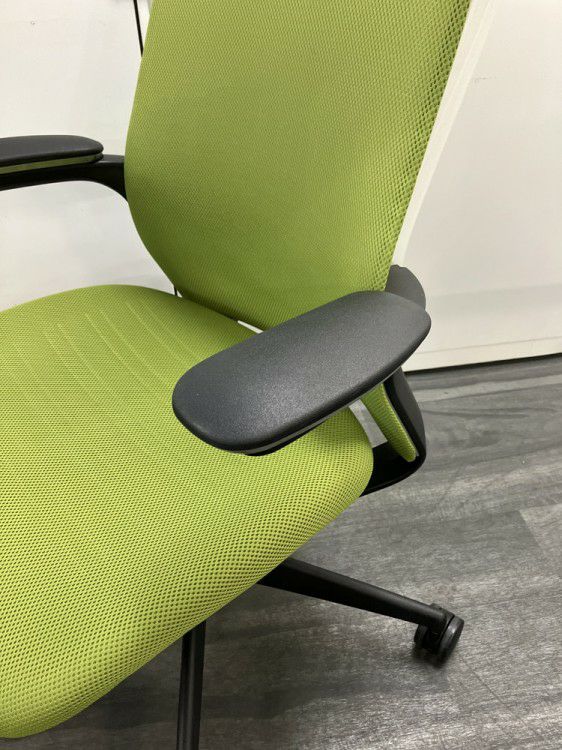 コクヨM4チェア 可動肘付M4チェア 商品画像10