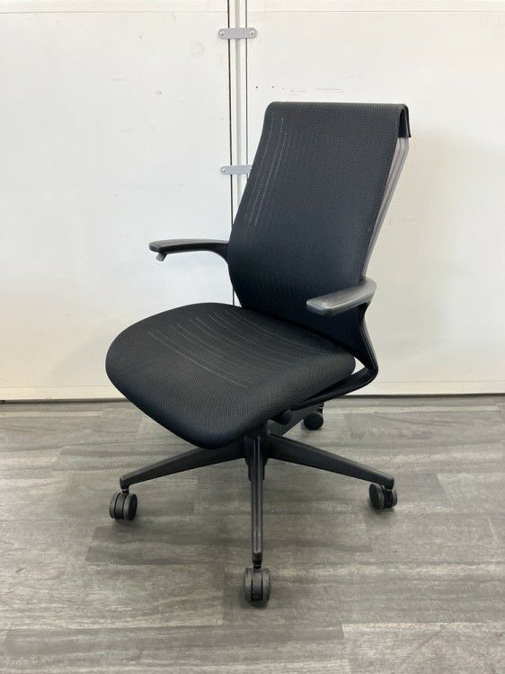 コクヨM4チェア 固定肘付M4チェア 商品画像1