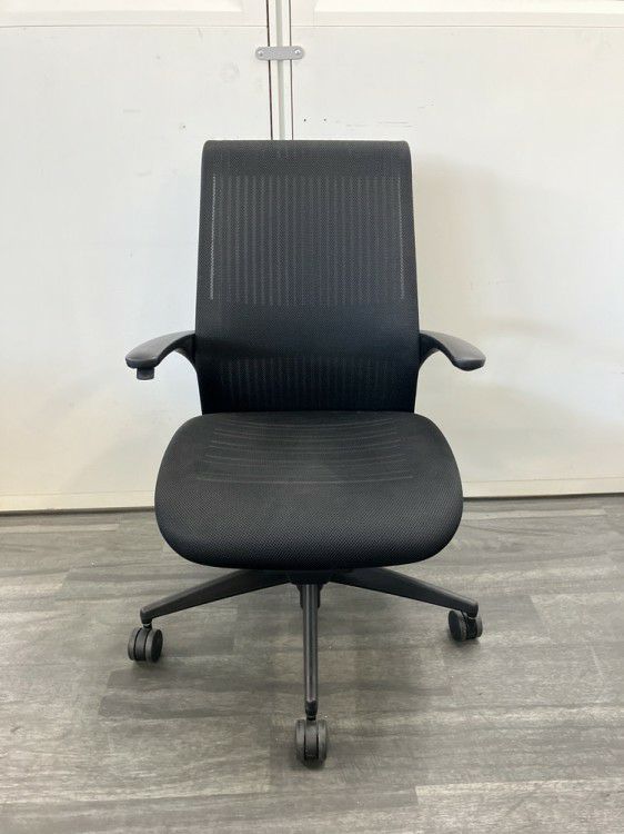 コクヨM4チェア 固定肘付M4チェア 商品画像2