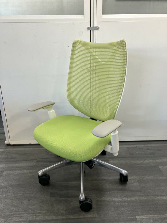 オカムラSabrina(サブリナ)シリーズ 可動肘付サブリナチェア 商品画像1