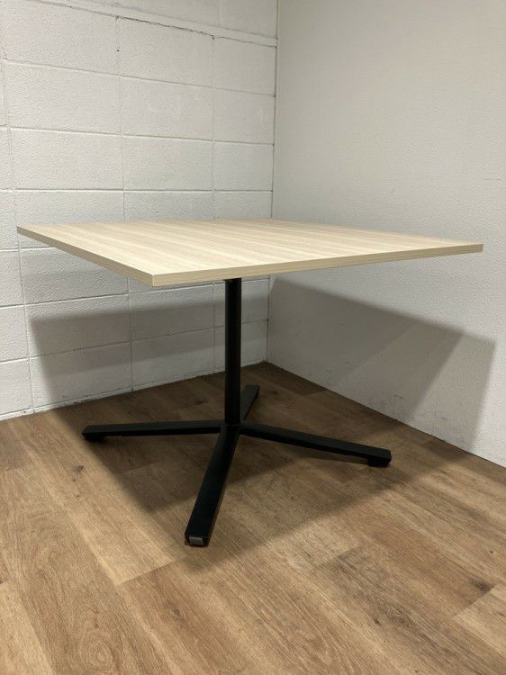 コクヨデイズオフィス（DAYS OFFICE）シリーズ 角テーブル 商品画像1