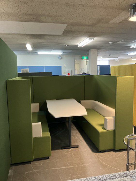 コクヨbrackets(ブラケッツ)シリーズ　コクヨ 6人用ミーティングブースセット 商品画像1