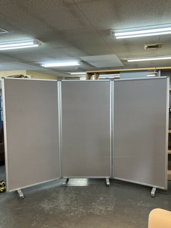 3連折畳パーテーション 商品画像1