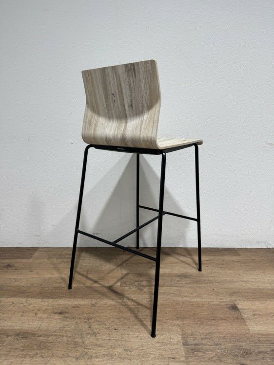 オカムラAlt Piazza(アルトピアッツァ)シリーズ ハイチェア 商品画像2