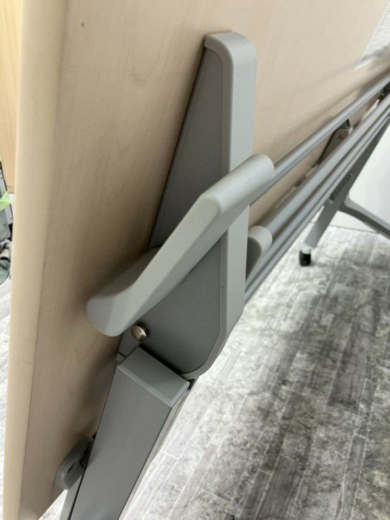 ライオンクルーク(QlloQ)シリーズ 1500サイドスタックテーブル 商品画像5