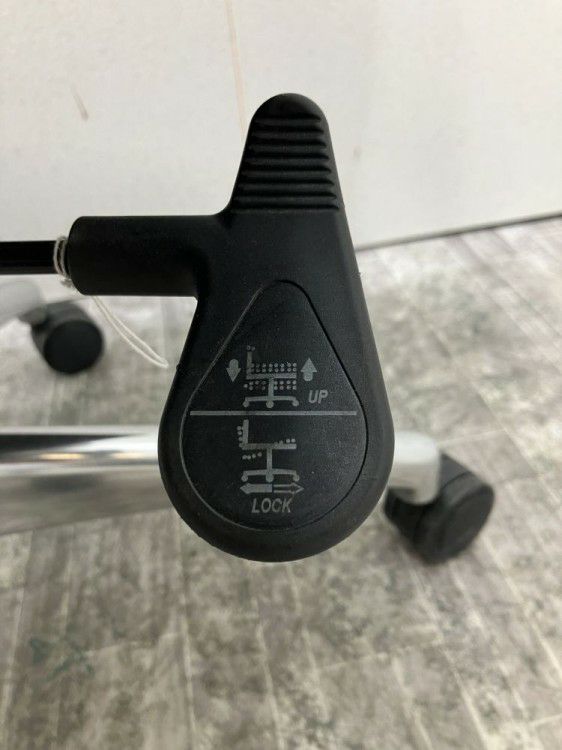 井上金庫固定肘付マネジメントチェア 商品画像10