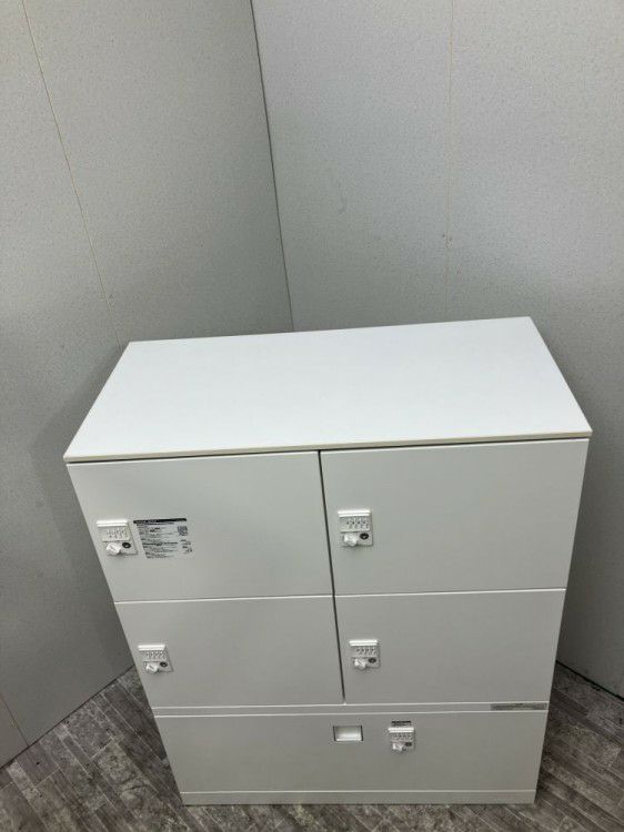 オカムラレクトラインシリーズ 天板付ラテラル・4人用パーソナルロッカー	 商品画像3