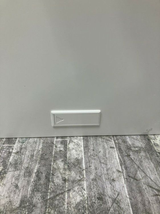 オカムラレクトラインシリーズ 天板付ラテラル・4人用パーソナルロッカー	 商品画像9