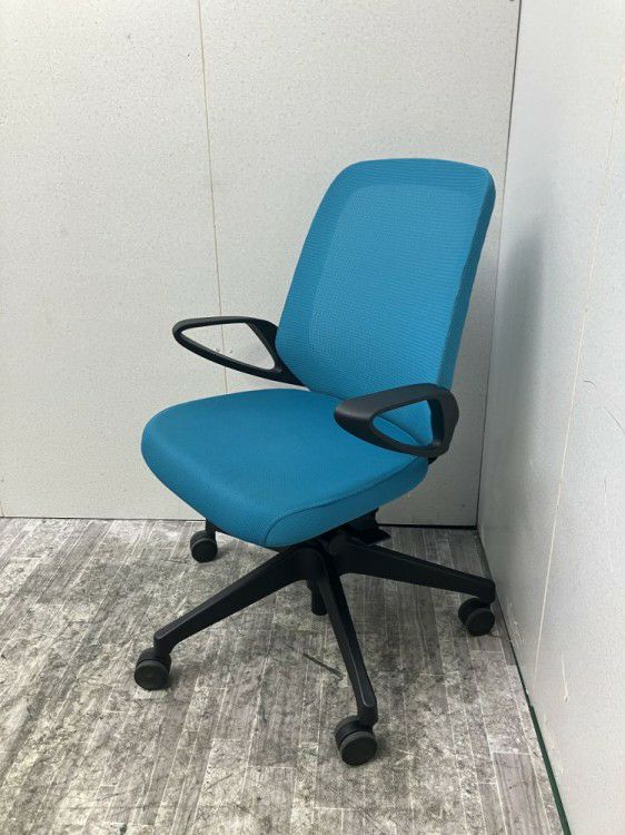 イトーキノート(nort)チェア 固定肘付ノートチェア 商品画像1